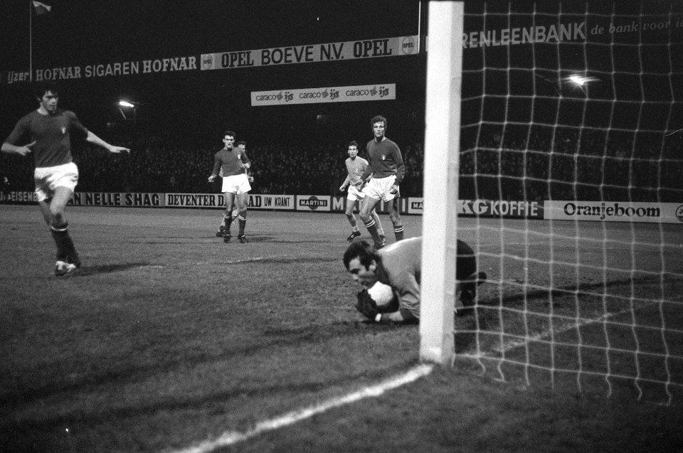 Nederland tegen Italie (jeugdvoetbal onder 21 jaar) 2-0., Bestanddeelnr 922-9884
