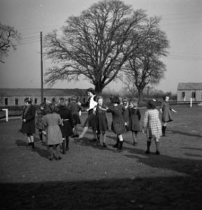 Nederlandse kinderen (bleekneusjes) en begeleiding in Coventry, Bestanddeelnr 935-2739