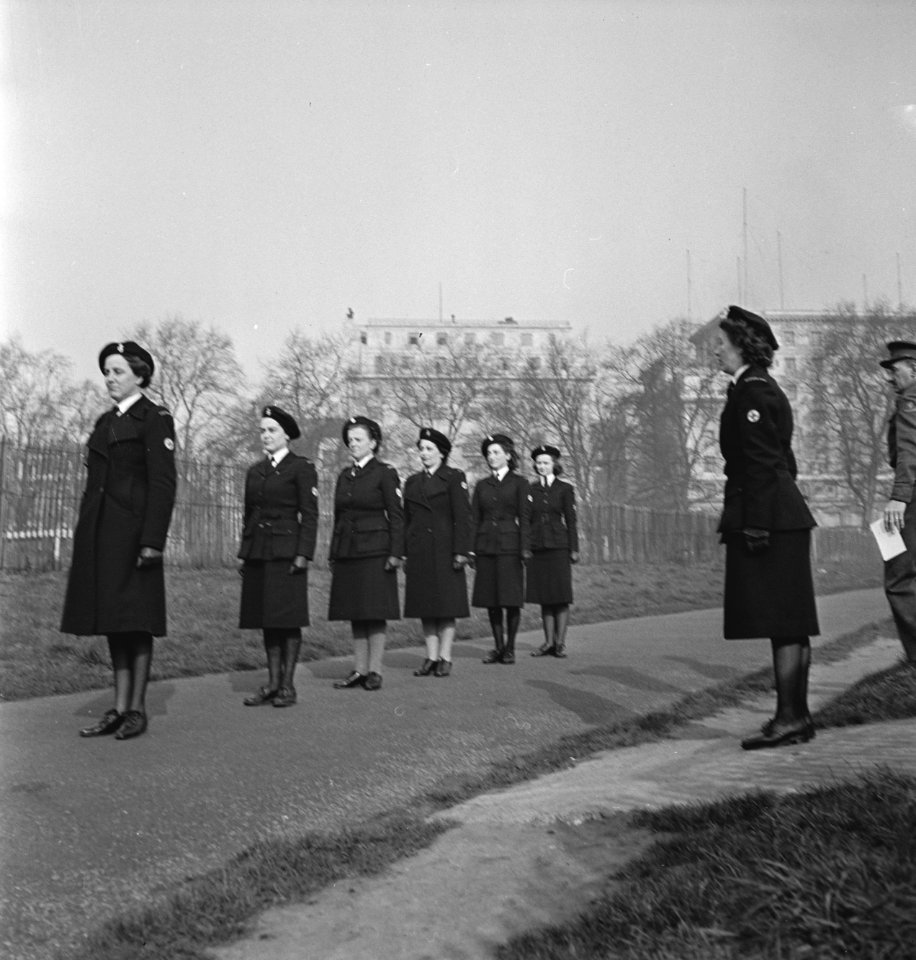 Netherland Women's Auxiliary Corps (Vrijwillig Vrouwen Hulpkorps VHK), Bestanddeelnr 935-3438