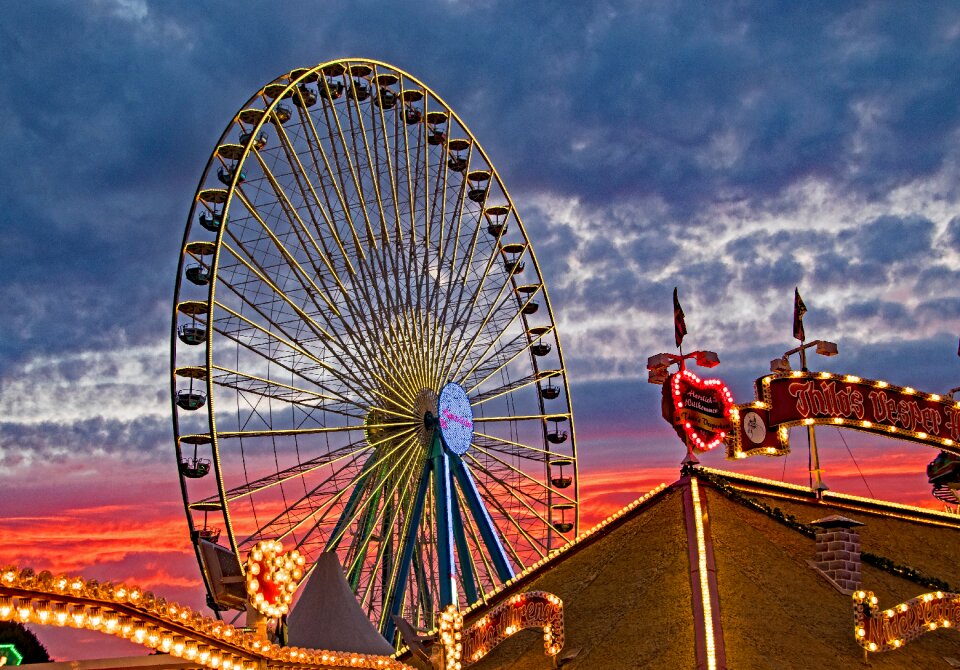 Hustle and bustle ride year market
