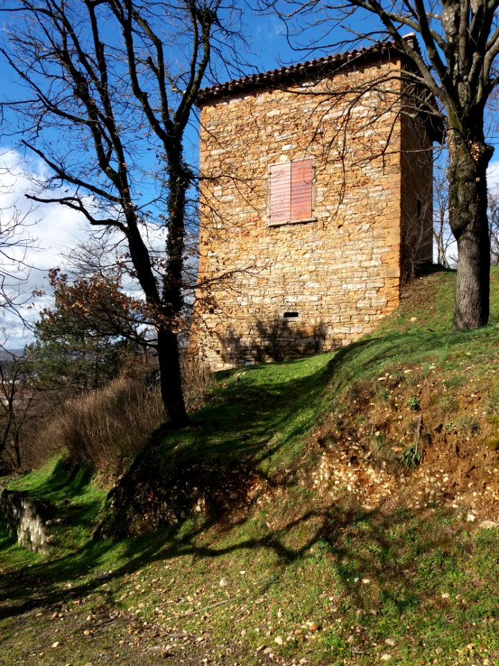Neuville-sur-Saône - Tour de l'Écho - Mur sud