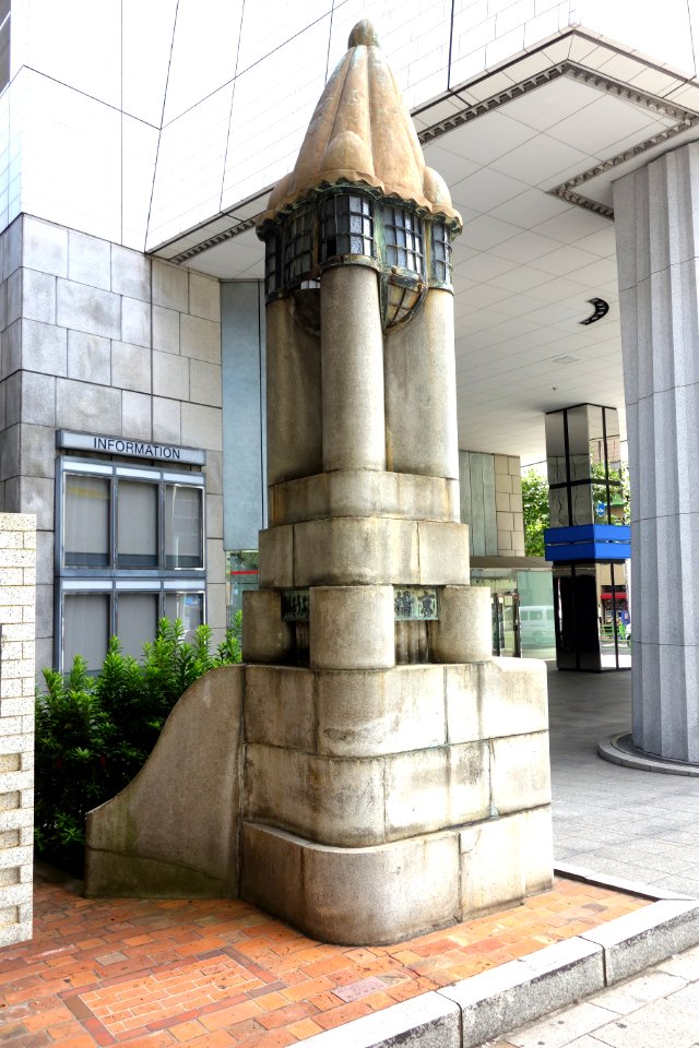 Newel post of Kyōbashi, 1922 - Chūō, Tokyo, Japan - DSC05041