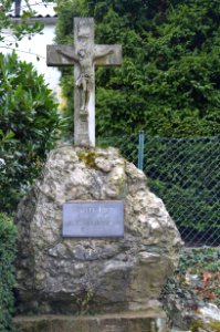 Neuenhain, Grabmal Pfarrer Korn