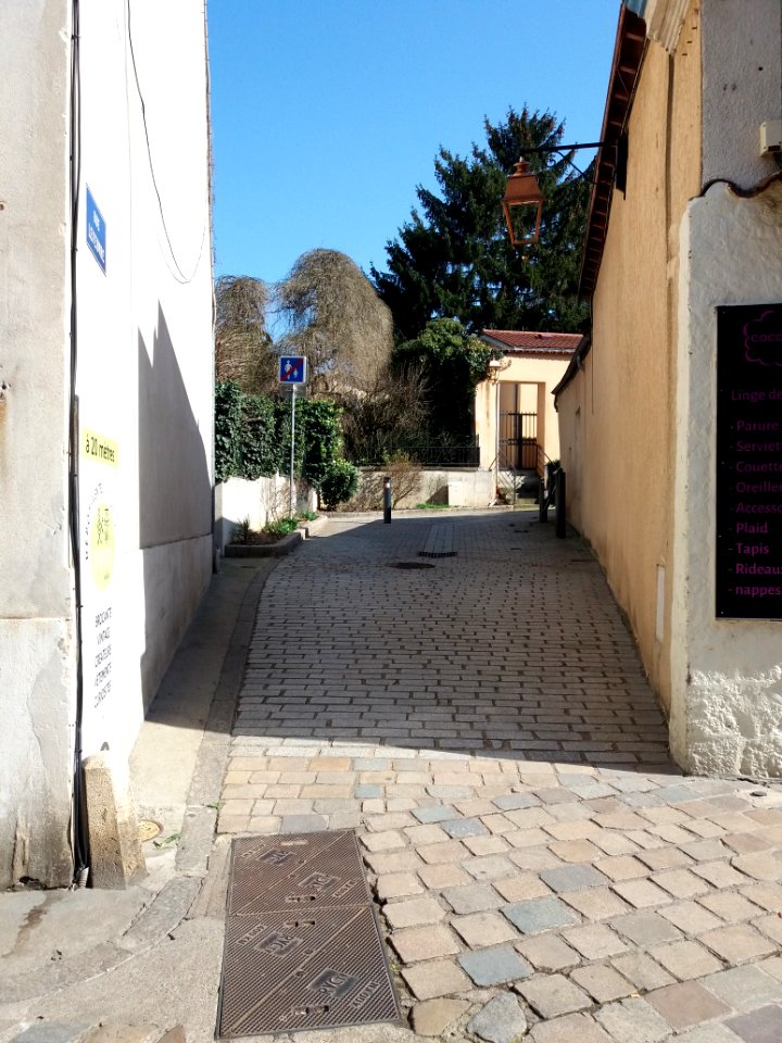 Neuville-sur-Saône - Rue Lefèbvre - Depuis la rue de la République