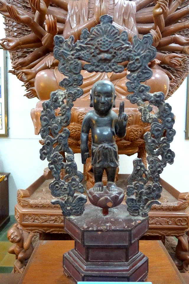 Newly-born Sakyamuni, Vietnam, 19th century AD, lacquered wood - - Museum of Vietnamese History - Ho Chi Minh City - DSC06021