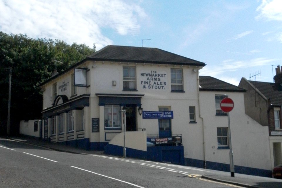Newmarket Arms pub, 32 Bear Road, Brighton (August 2013)
