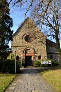 Neuenhain, Kirche Maria Hilf, Vorderseite