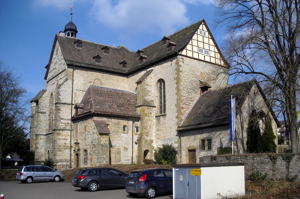 Neuenheerse-Kirche Ostseite