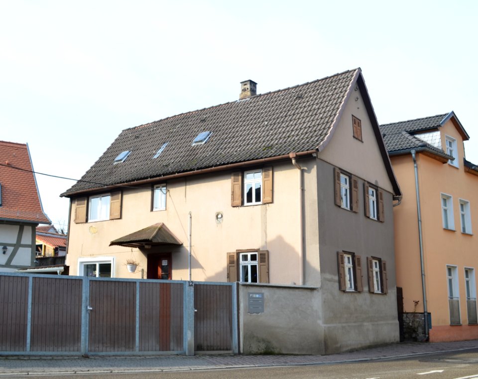 Niederursel, Alt-Niederursel 12