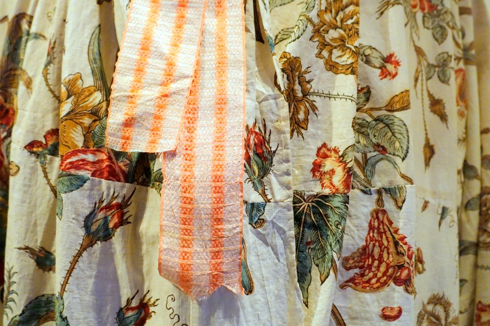 Morning gown for a man, mid 1750s, calico print from abroad, view 2 - Nordiska museet - Stockholm, Sweden - DSC09706