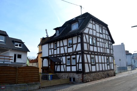 Niederursel, Alt-Niederursel 17
