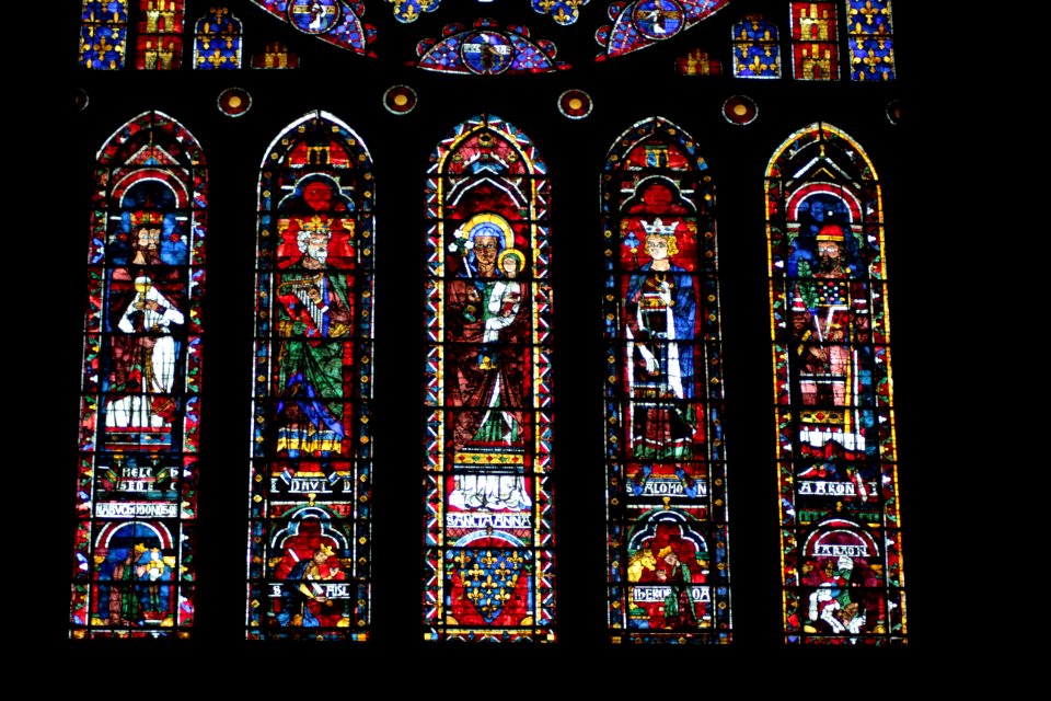 Vitrail Chartres-121 b