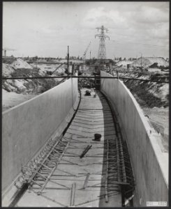 Vorderingen bij de bouw van de Velsertunnel onder het Noordzeekanaal. De tunnel , Bestanddeelnr 057-1227