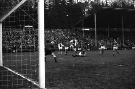 Vitesse tegen Ajax 1-3, doelpunt van Keizer (1-2), Bestanddeelnr 925-2302