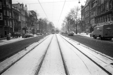 Vrije trambaan op Overtoom (Amsterdam), opdracht Elsevier, Bestanddeelnr 925-3493