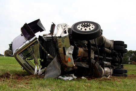 Truck dangerous semi truck
