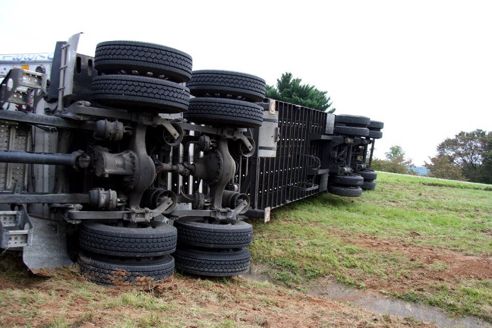 Truck dangerous semi truck