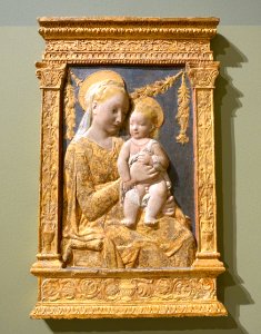 Virgin and Child before the Garland, by Antonio Rossellino studio, Florence, 1450-1500 - Bode-Museum - DSC03727