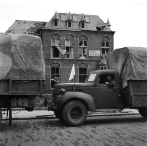 Voedseltransporten van Wageningen naar West-Nederland kort voor de capitulatie , Bestanddeelnr 900-2758