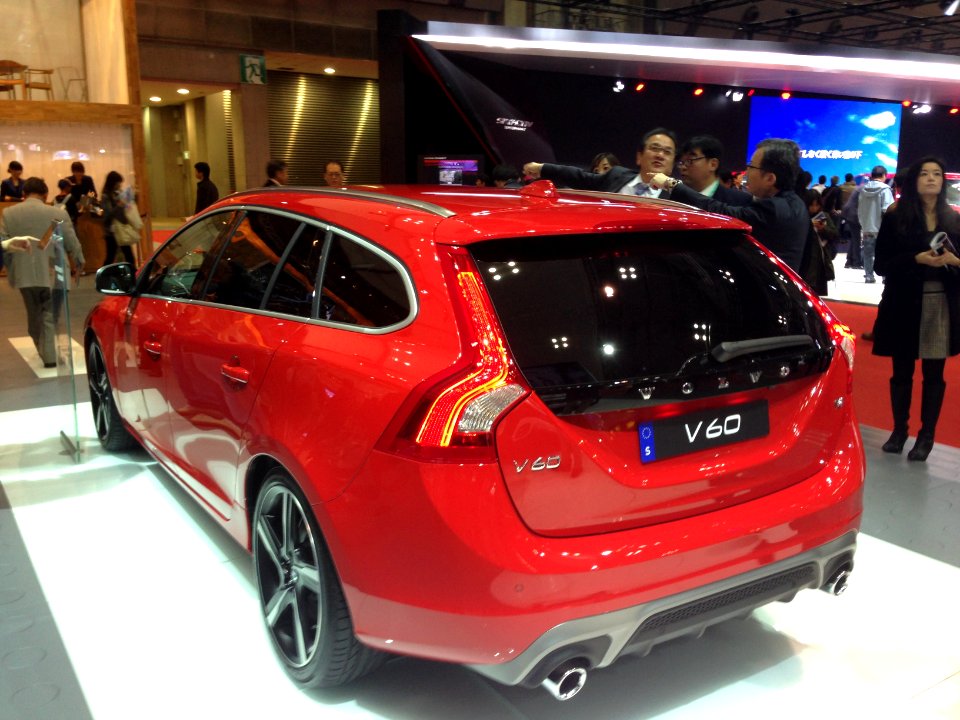 Volvo V60 T4 R-Design rear - Tokyo Motor Show 2013