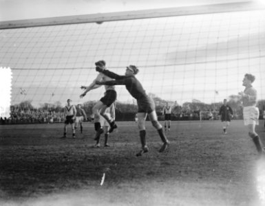 Voetbal VSV tegen DOS 2-0, Bestanddeelnr 906-2248