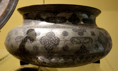 Vessel, unidentified - Royal Ontario Museum - DSC04751