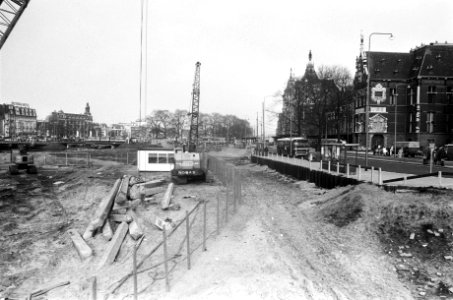 Vrije busbaan bij Centraal Station in Amsterdam ivm metrowerkzaamheden overz, Bestanddeelnr 927-8574
