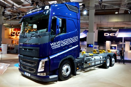 Volvo FH 6x2 swap body truck