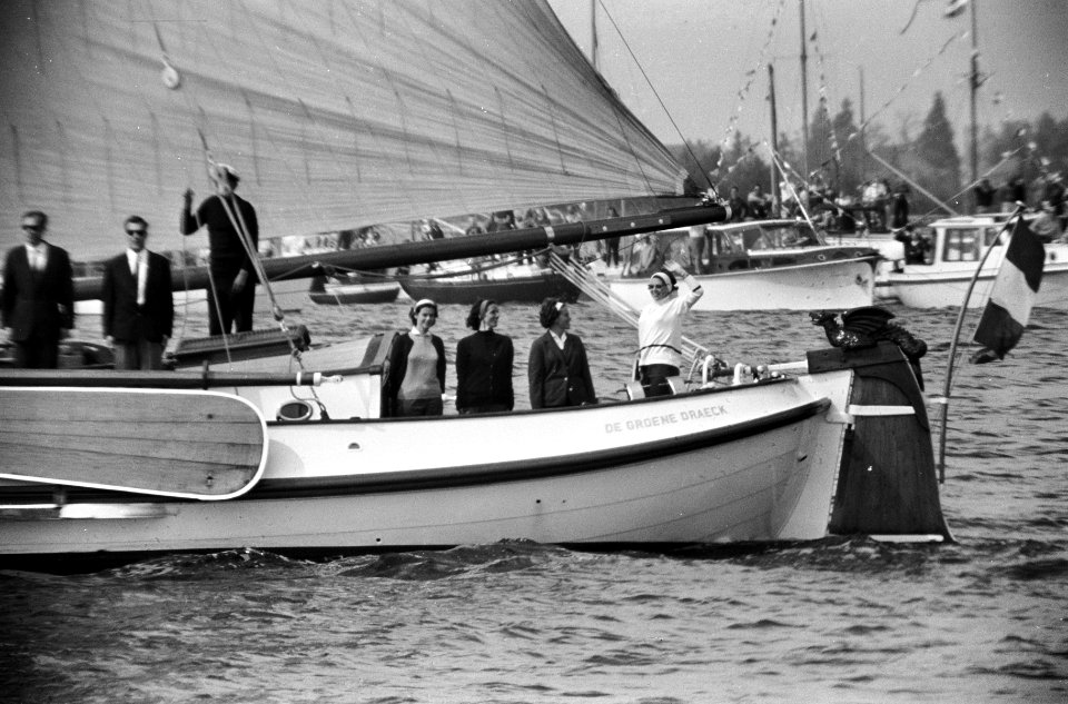 Vlootschowu t.g.v. 75-jarig bestaan KVNWV, gehouden op Westeinderplassen, de Gro, Bestanddeelnr 917-8012