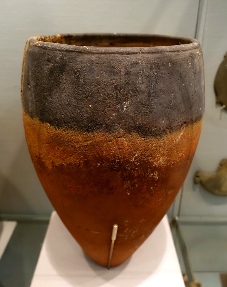 Vessel, Egypt, Neqade I or early Neqade II period, ceramic, K 3 - Martin von Wagner Museum - Würzburg, Germany - DSC05395