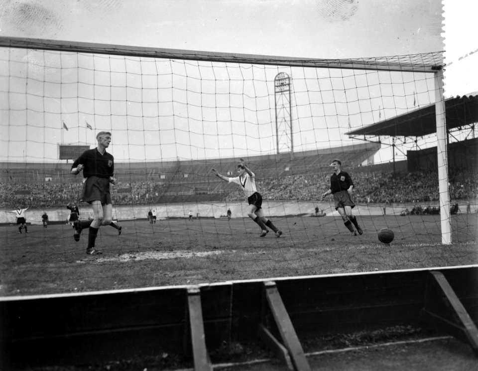 Voetbal Amsterdam tegen Excelsior 1-2, doelpunt 1-0, Bestanddeelnr 907-3763