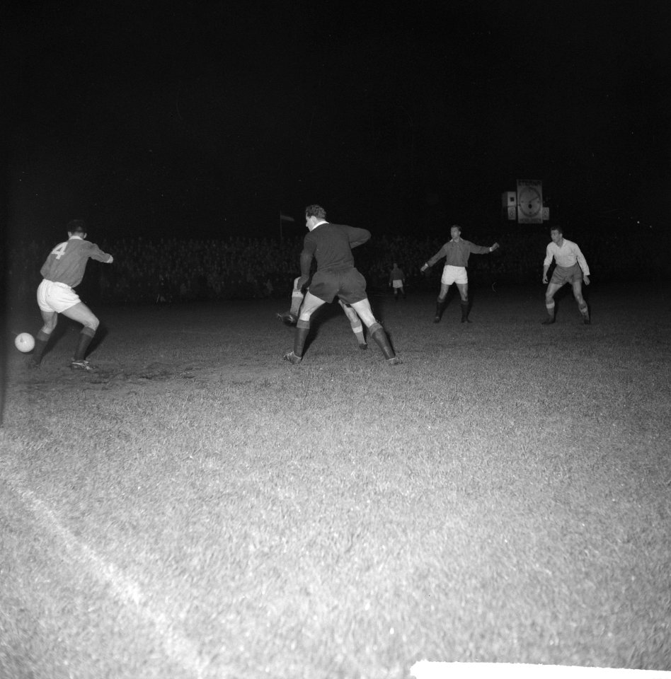 Voetbalwedstrijd ADO tegen Boekarest in Den Haag, Bestanddeelnr 911-9416