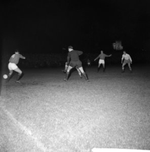 Voetbalwedstrijd ADO tegen Boekarest in Den Haag, Bestanddeelnr 911-9416 photo