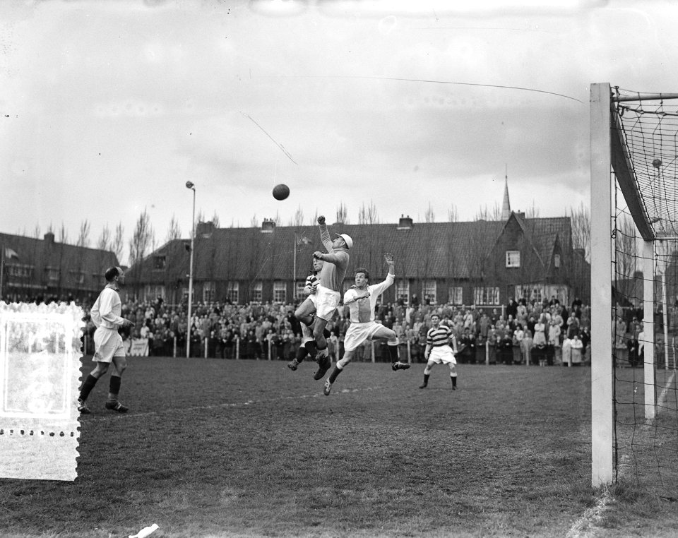 Voetbal Volewijckers tegen Blauw-Wit, Bestanddeelnr 906-4429