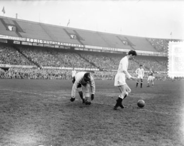 Voetbal Rotterdam tegen Valencia 2-3, Wilkes, Bestanddeelnr 906-2082