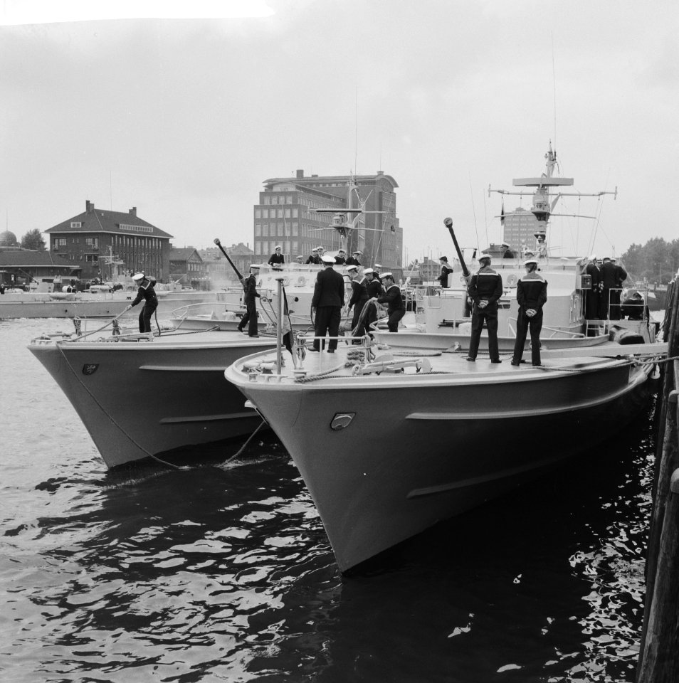 Vlootweek te Rotterdam, afmeren der motortorpedoboten, Bestanddeelnr 911-4092
