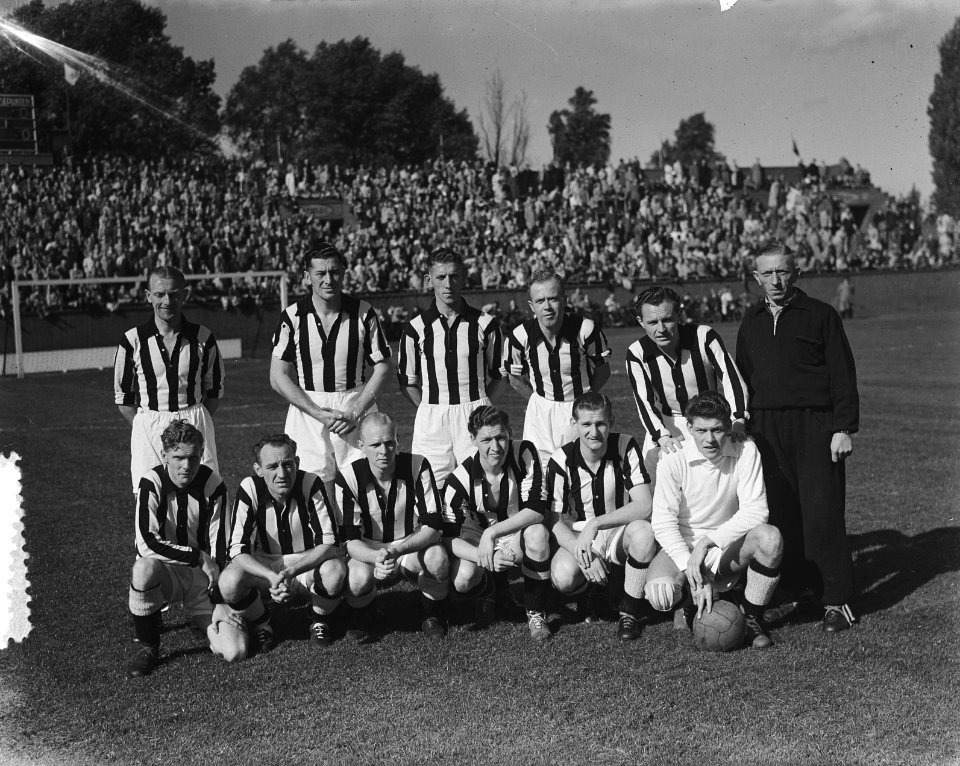 Voetbal Ajax tegen Heracles (1-0). Elftal Heracles, Bestanddeelnr 905-3344