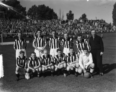 Voetbal Ajax tegen Heracles (1-0). Elftal Heracles, Bestanddeelnr 905-3344