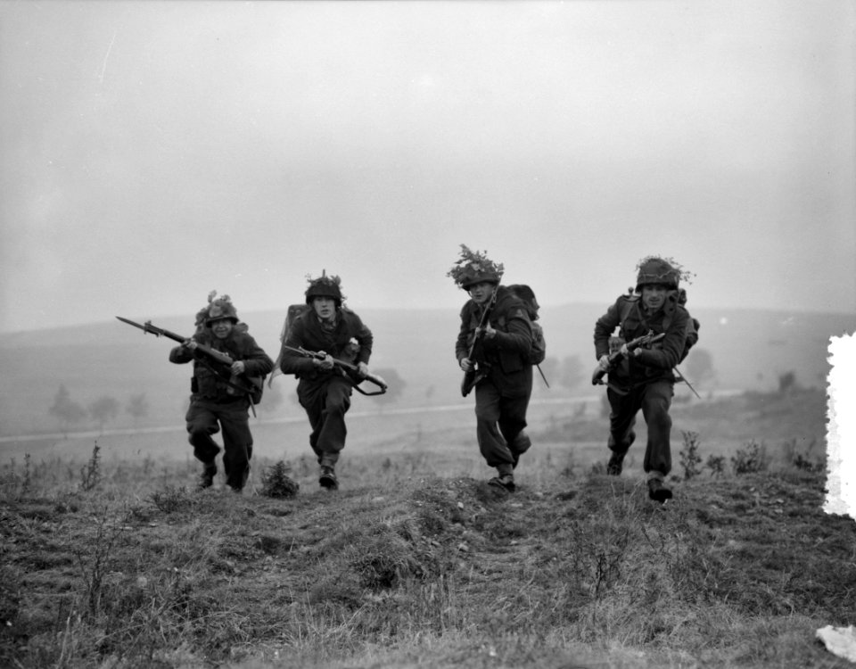 Vogelsang (West-Duitsland). Legeroefeningen 32e regiment. Infanterie-oefeningen, Bestanddeelnr 908-0596