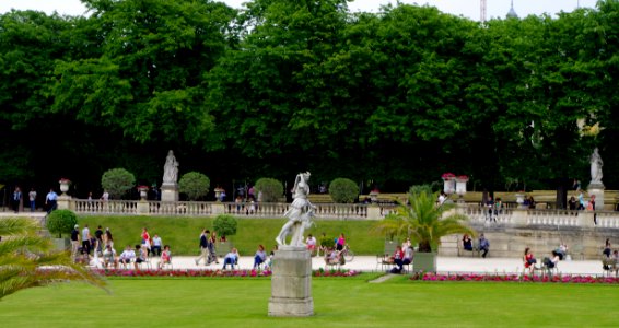 Vue du Jardin du Luxembourg - Diane Chasseresse