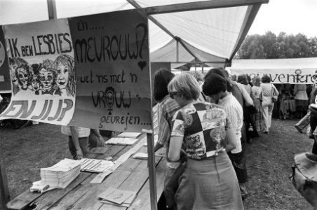 Vrouwenfestival Vondelpark een van de marktkraampjes, Bestanddeelnr 929-3331