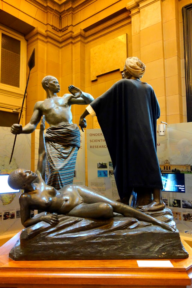 Vuakusu Batetela defends a woman from an Arab - Royal Museum for Central Africa - DSC06745