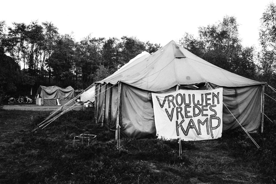 Vrouwen-vredeskamp, Bestanddeelnr 932-3575