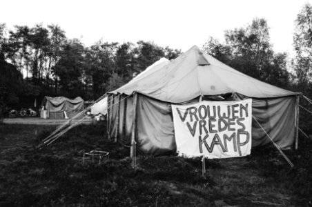 Vrouwen-vredeskamp, Bestanddeelnr 932-3575