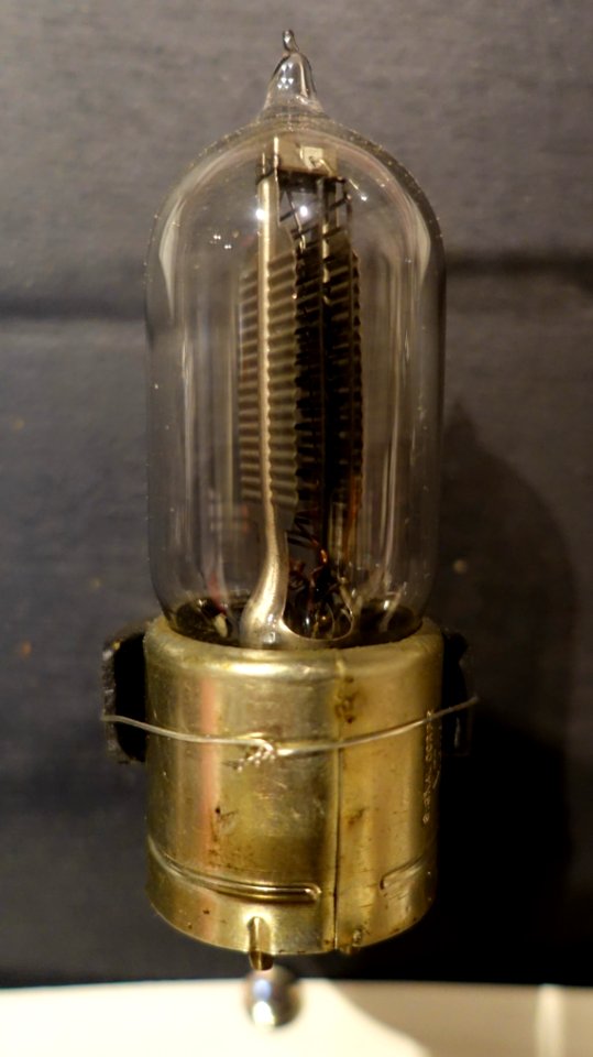 VT1 Detector-Amplifier Triode, Western Electric, c. 1917 - National Electronics Museum - DSC00110