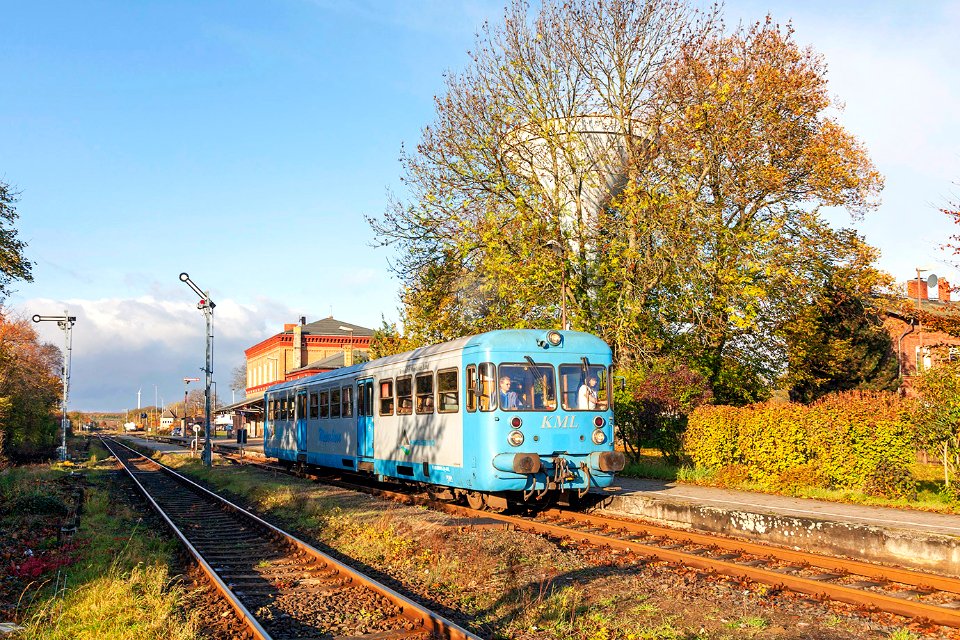 VT 407, Germany, Saxony-Anhalt, Klostermansfeld Railway station (Trainpix 208882)