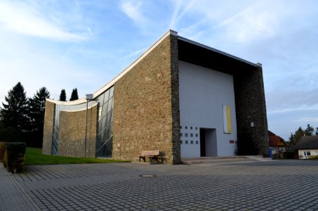 Wörsdorf, Katholische Pfarrkirche Nikolaus-von-Flüe-Friedenskirche