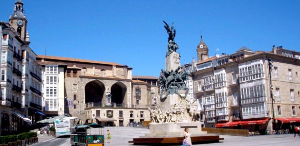 Vitoria - Plaza de la Virgen Blanca 21c