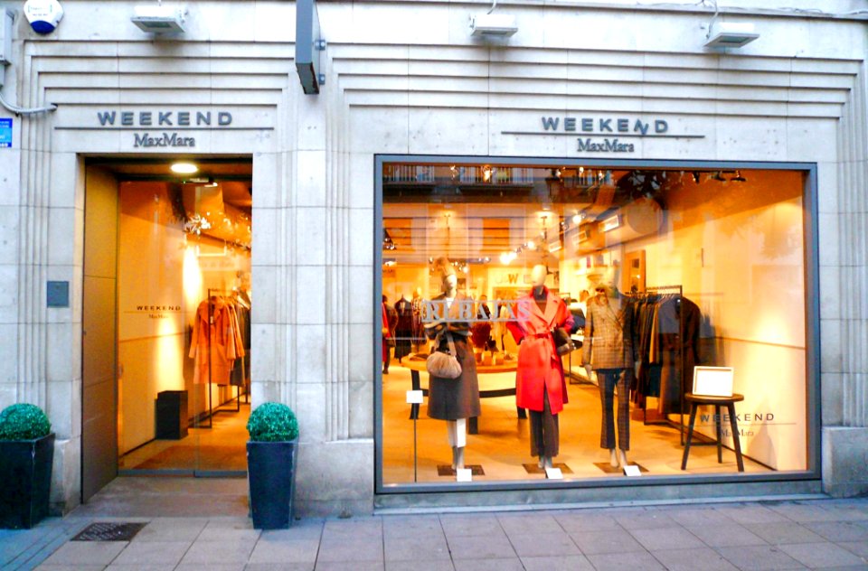 Vitoria - Tienda de Max Mara en la calle Dato