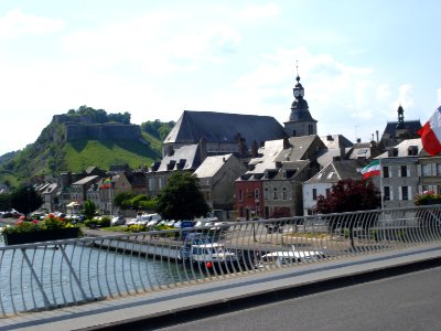 Vue sur Givet (Ardennes, Fr) avec fort de Rome